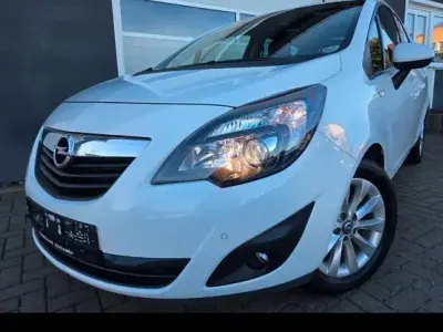Usata Opel Meriva 140 CV (102 kW) 2013 Bianco Monovolume