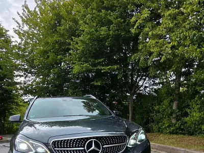 Gebraucht Mercedes E220 Avantgarde 170 PS (125 kW) 2015 Grau Kombi