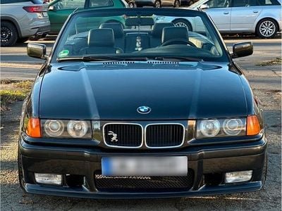 Gebraucht BMW 325 Cabriolet Sport Line 193 PS (141 kW) 1993 Schwarz Cabrio