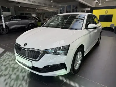 Gebraucht Skoda Scala Ambition 150 PS (110 kW) 2022 Candyweiss uni (weiß) Kleinwagen