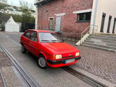 Gebraucht Ford Fiesta 45 PS (33 kW) 1984 Rot Kleinwagen