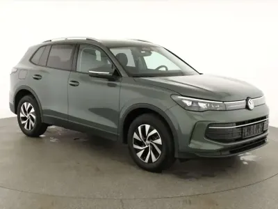 Neu VW Tiguan Life 150 PS (110 kW) 2026 Cipressino grün metallic SUV
