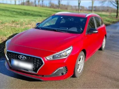 Gebraucht Hyundai i30 Trend 99 PS (72 kW) 2018 Rot Kombi