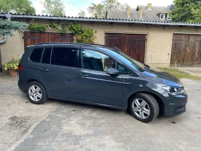 Gebraucht VW Touran Trendline 116 PS (85 kW) 2019 Grau Van / Kleinbus