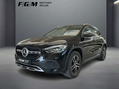 Gebraucht Mercedes GLA200 Progressive 163 PS (119 kW) 2020 Metalliclack kosmosschwarz SUV