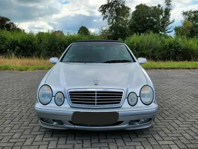 Gebraucht Mercedes CLK320 217 PS (159 kW) 2000 Silber Cabrio
