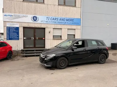 Gebraucht Mercedes B180 109 PS (80 kW) 2014 Schwarz Van / Kleinbus