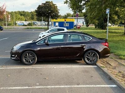 Gebraucht Opel Astra 169 PS (124 kW) 2013 Braun Limousine