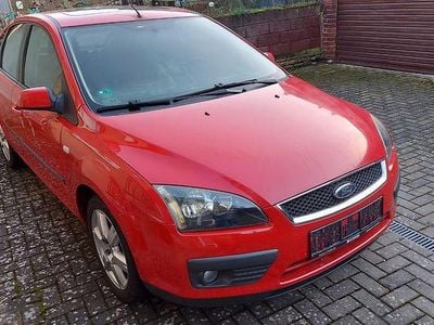 Gebraucht Ford Focus Sport 116 PS (85 kW) 2005 Rot Limousine