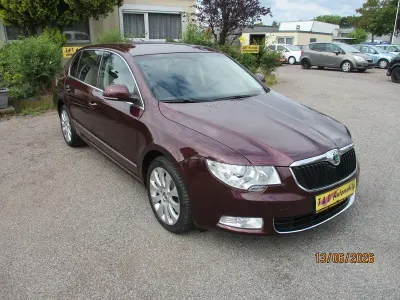 Gebraucht Skoda Superb Elegance 125 PS (91 kW) 2009 Rot Limousine