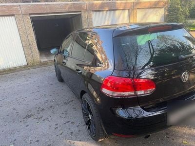 Gebraucht VW Golf VI Team 105 PS (77 kW) 2010 Schwarz Kleinwagen