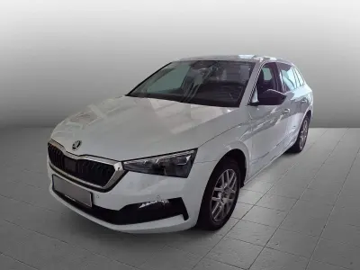 Gebraucht Skoda Scala Ambition 116 PS (85 kW) 2019 Moonweiß perleffekt Kleinwagen