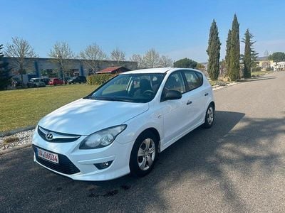 Gebraucht Hyundai i30 Edition 109 PS (80 kW) 2011 Weiß Kombi