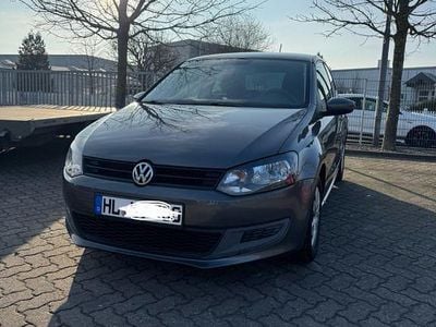 Grau Gebraucht 2010 VW Polo Comfortline Limousine | 4.800 € (Fairer Preis)
