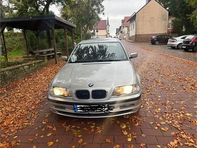 BMW 323