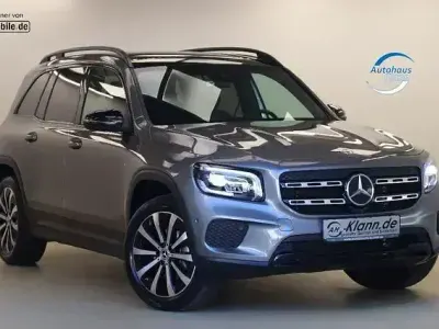 Gebraucht Mercedes GLB200 Night 163 PS (119 kW) 2022 Grau SUV