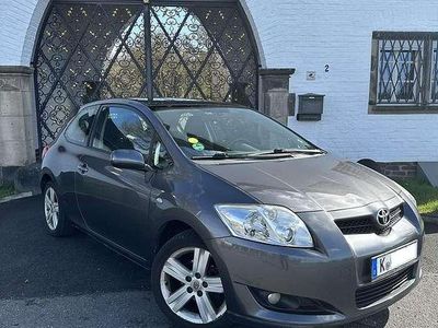 Second-hand Toyota Auris Luna 124 CP (91 kW) 2009 Gri Hatchback
