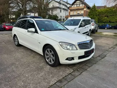 Gebraucht Mercedes C220 170 PS (125 kW) 2009 Calcitweiss  unilack Kombi