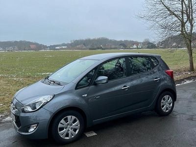 Gebraucht Hyundai ix20 90 PS (66 kW) 2014 Silber Kleinwagen