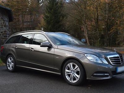 Gebraucht Mercedes E220 Avantgarde 170 PS (125 kW) 2010 Grau Kombi