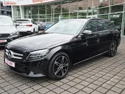 Gebraucht Mercedes C180 Avantgarde 156 PS (114 kW) 2020 Schwarz Limousine