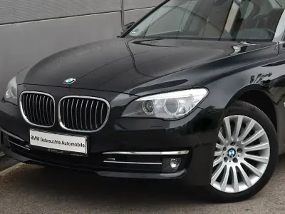Gebraucht BMW 740 Sport Line 320 PS (235 kW) 2013 Schwarz Limousine