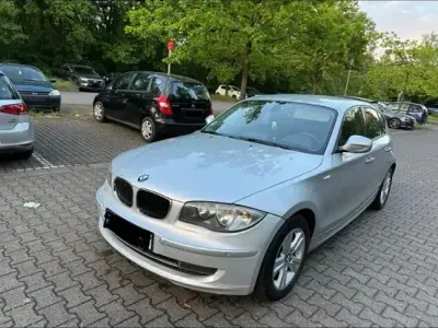Gebraucht BMW 118 143 PS (105 kW) 2011 Grau Kleinwagen