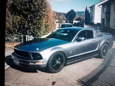 Usata Ford Mustang 221 CV (162 kW) 2007 Grigio Coupé