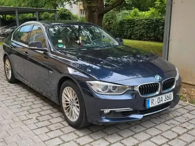 Gebraucht BMW 320 Luxury Line 183 PS (134 kW) 2012 Blau Limousine