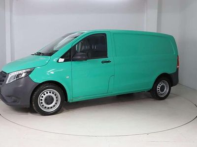 Second-hand Mercedes Vito 190 CP (139 kW) 2021 Verde Van