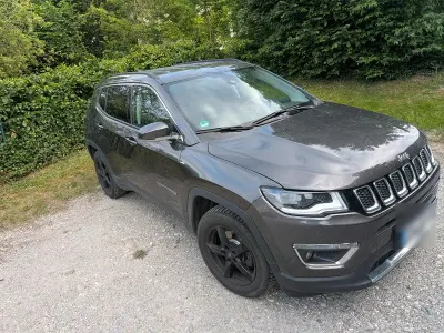 Gebraucht Jeep Compass 140 PS (102 kW) 2018 Grau SUV