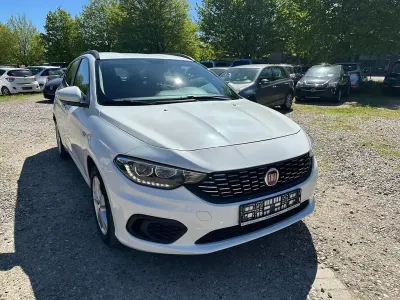 Gebraucht Fiat Tipo Easy 120 PS (88 kW) 2017 Weiß Limousine