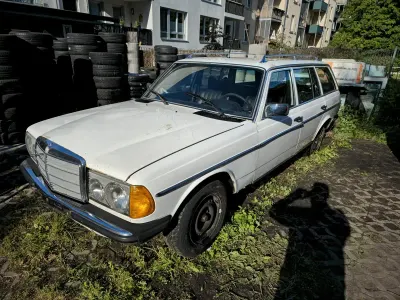 Gebraucht Mercedes 240 72 PS (52 kW) 1979 Weiß Kombi