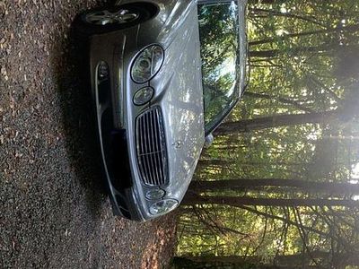 Mercedes E280