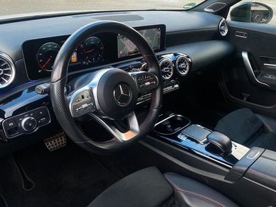 Gebraucht Mercedes A200 AMG 150 PS (110 kW) 2019 Weiß Kleinwagen