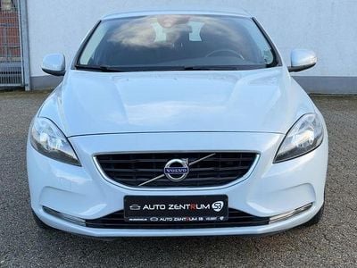 Blau Gebraucht 2012 Volvo V40 Kinetic Kleinwagen | 8.900 € (Guter Preis)