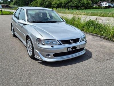 Silber Gebraucht 1999 Opel Vectra Limousine | 17.500 €