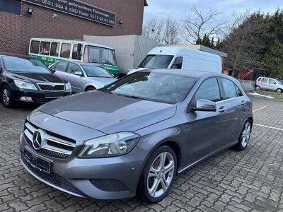 Gebraucht Mercedes A200 136 PS (100 kW) 2015 Grau Limousine