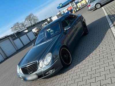 Usata Mercedes E320 224 CV (164 kW) 2007 Grigio Berlina