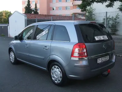 Gebraucht Opel Zafira Family 140 PS (102 kW) 2011 Grau Van / Kleinbus
