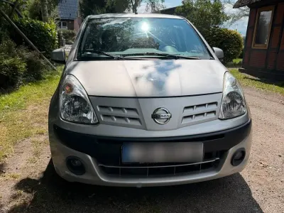 Gebraucht Nissan Pixo 68 PS (50 kW) 2010 Silber Kleinwagen