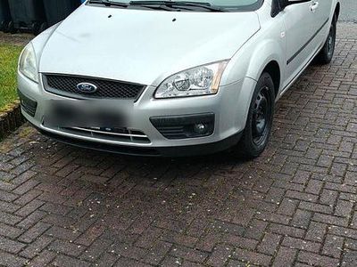 Silber Gebraucht 2007 Ford Focus Trend Kombi | 2.500 € (Fairer Preis)