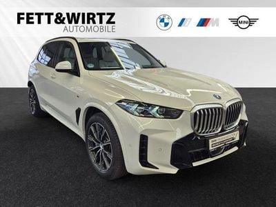 Alpinweiss Gebraucht 2025 BMW X5 M Sport SUV | 82.808 € (Superpreis)