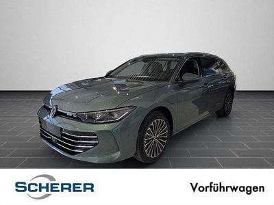 Gebraucht VW Passat Elegance 150 PS (110 kW) 2025 Grün Limousine