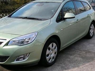 gebraucht Opel Astra 1.6 Benziner 2011