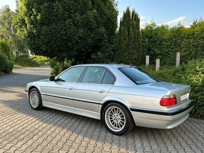 BMW 750