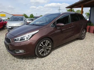 Gebraucht Kia Ceed Sportswagon Spirit 135 PS (99 kW) 2013 Braun Kombi