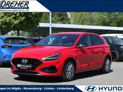 Gebraucht Hyundai i30 Advantage 140 PS (102 kW) 2025 Engine red Limousine
