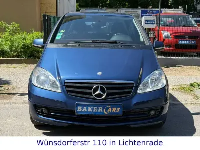Gebraucht Mercedes A180 116 PS (85 kW) 2010 Blau Kleinwagen