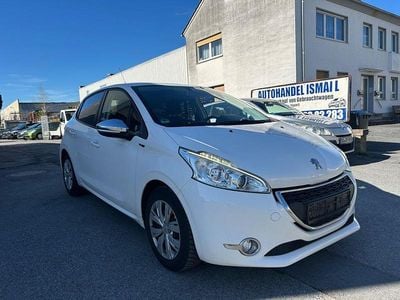 Gebraucht Peugeot 208 Style 82 PS (60 kW) 2014 Weiß Kleinwagen